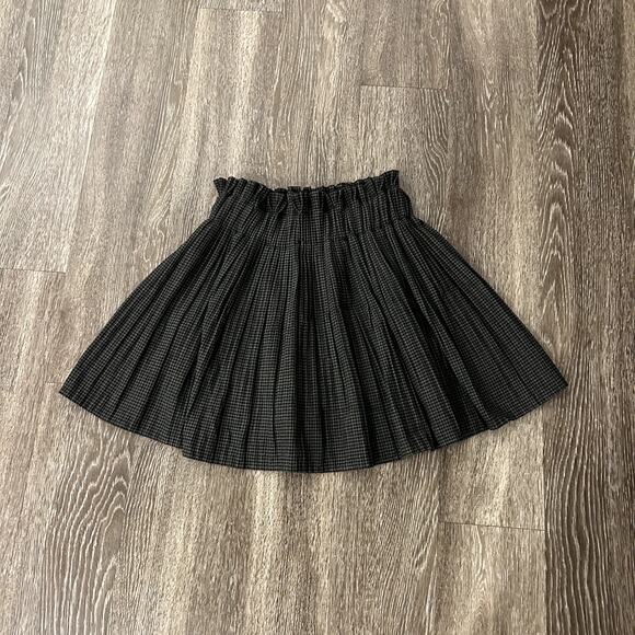 EUC Zara Pleated Houndstooth Mini Skirt Black Gray Ruffled Waist Size Small - Picture 2 of 16